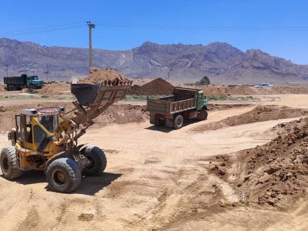 خاکبرداری حوضچه ذخیره آبپلی اکریل
